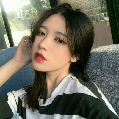 满江红·小院深深